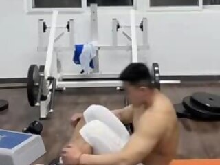 A Chinese Muscle Man Workout with Sexy Tights 01